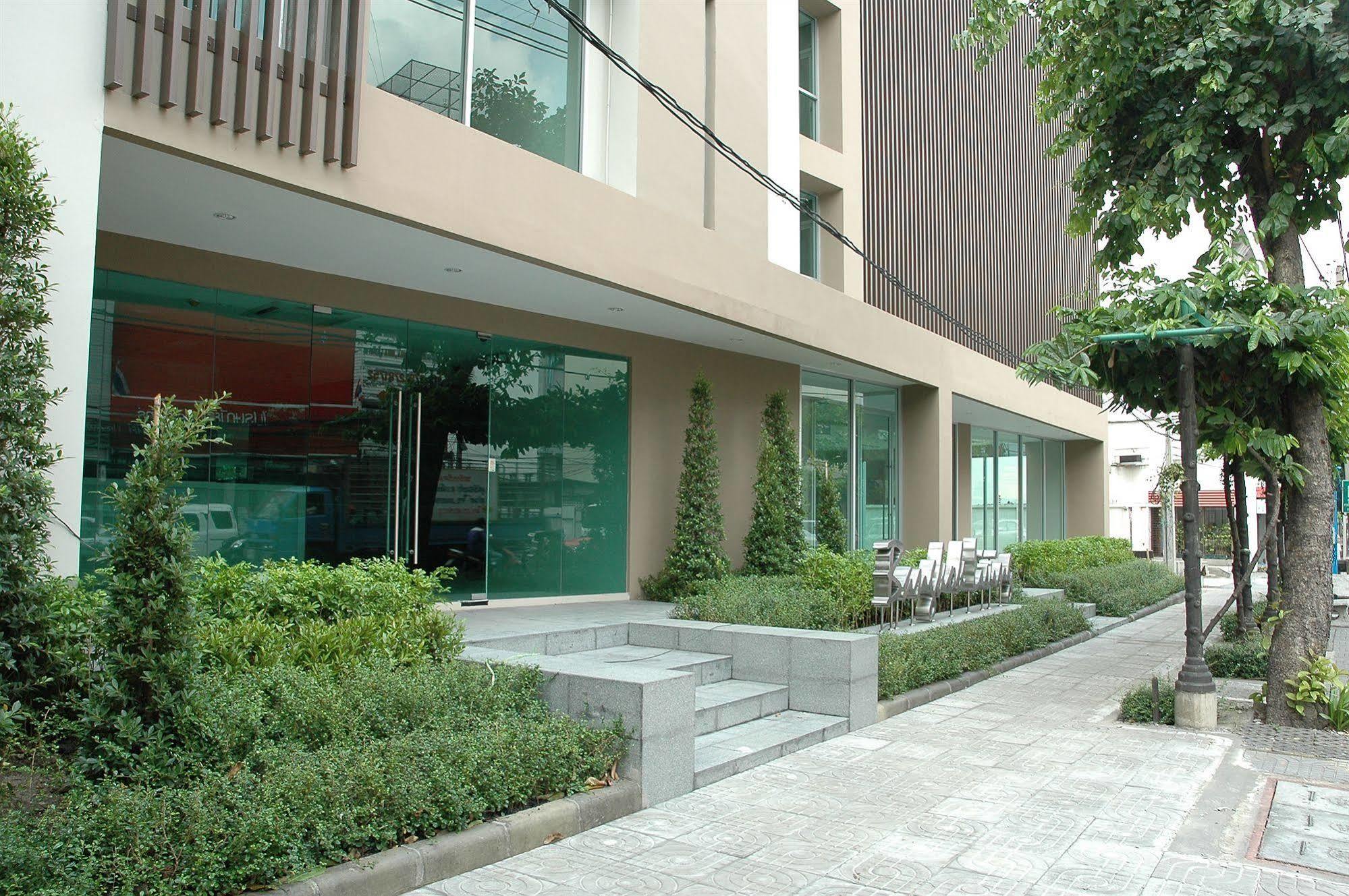Bangkok Living Aparthotel Exterior photo